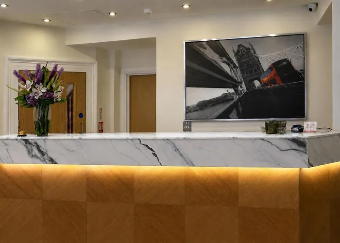 Queensway Hotel, Sure Hotel Collection By Best Western Londra